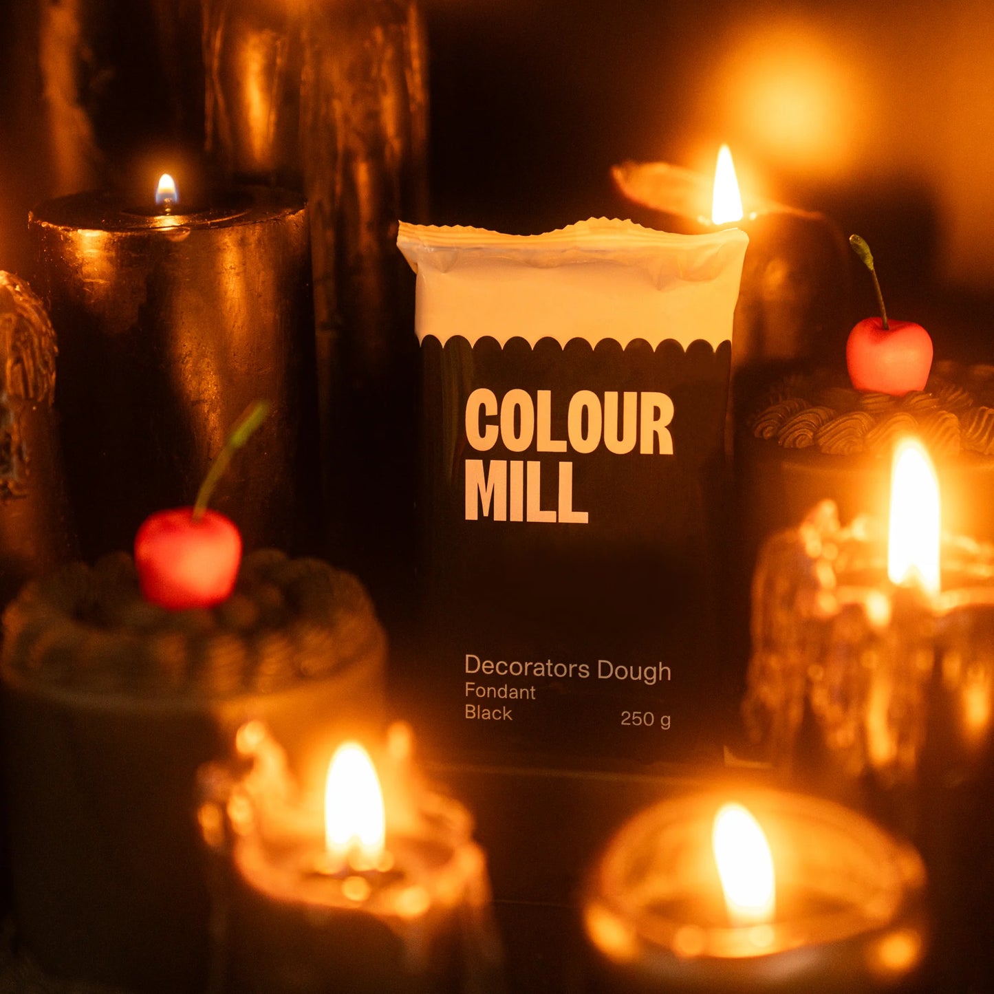Colour Mill Decorators Dough Black Fondant 250g
