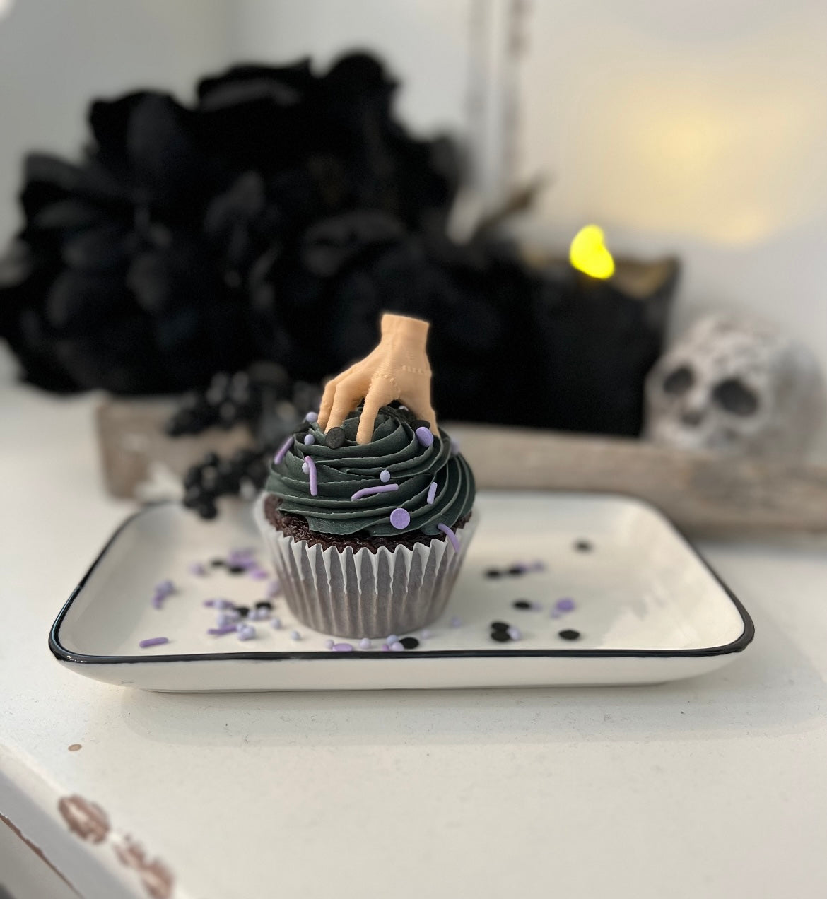 3D Printed Thing Hand Cake Topper - Gadgets And Threads