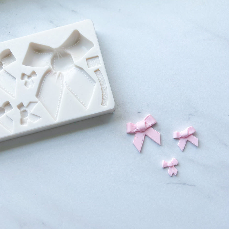 BOW WITH STITCHING MOLD