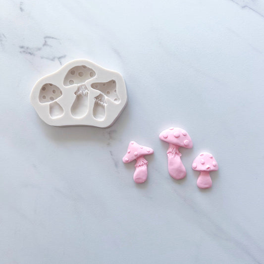 GROOVY MUSHROOM TRIO MOLD