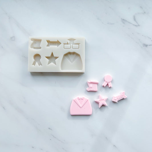 GRADUATION MINI WITH GOWN MOLD