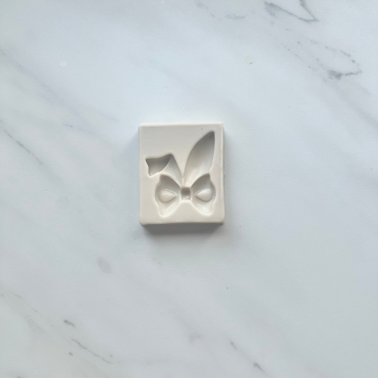 SINGLE BUNNY EAR MOLD