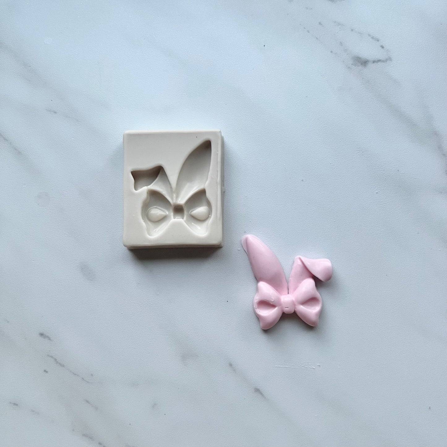SINGLE BUNNY EAR MOLD