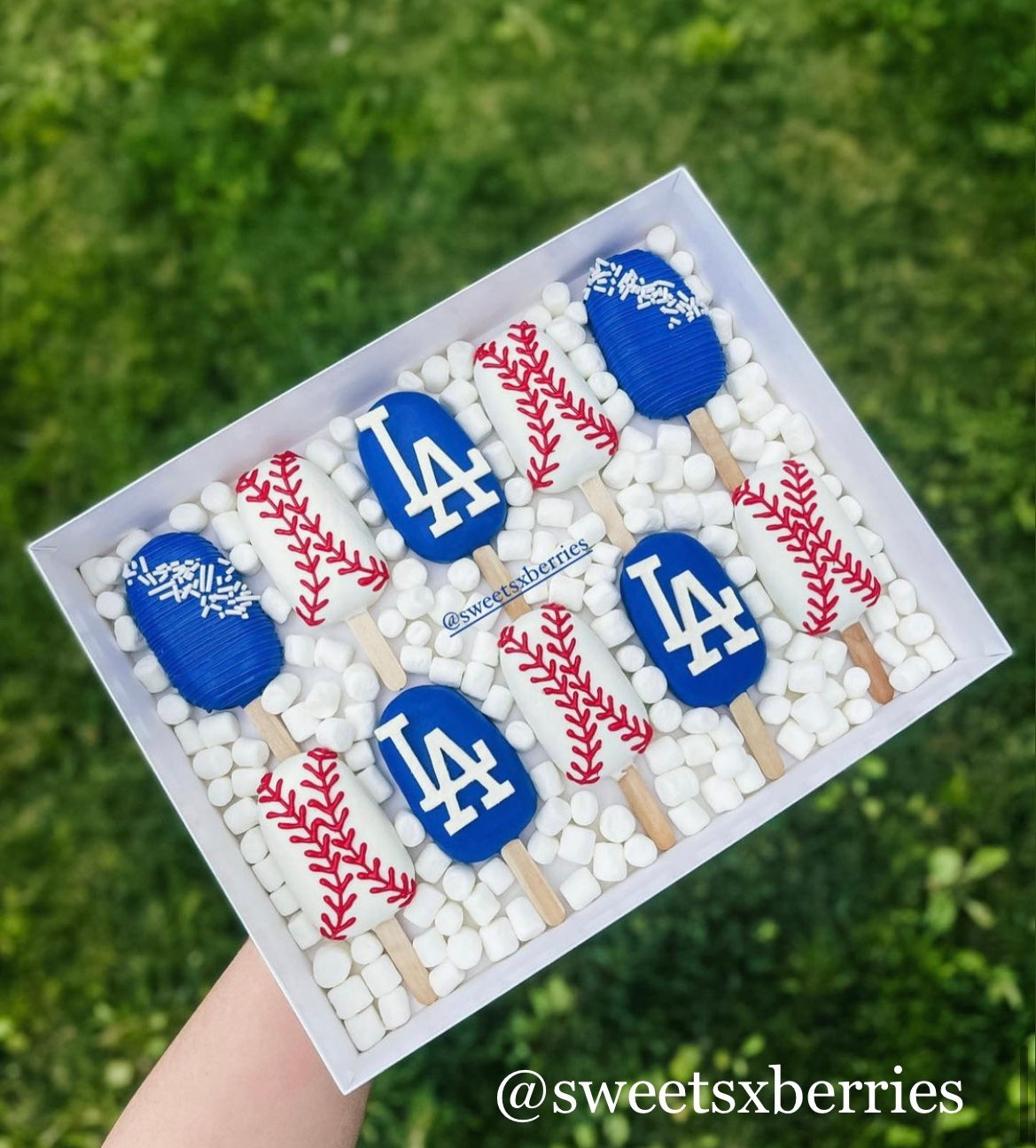 LA LOGO FONT TRIO MOLD