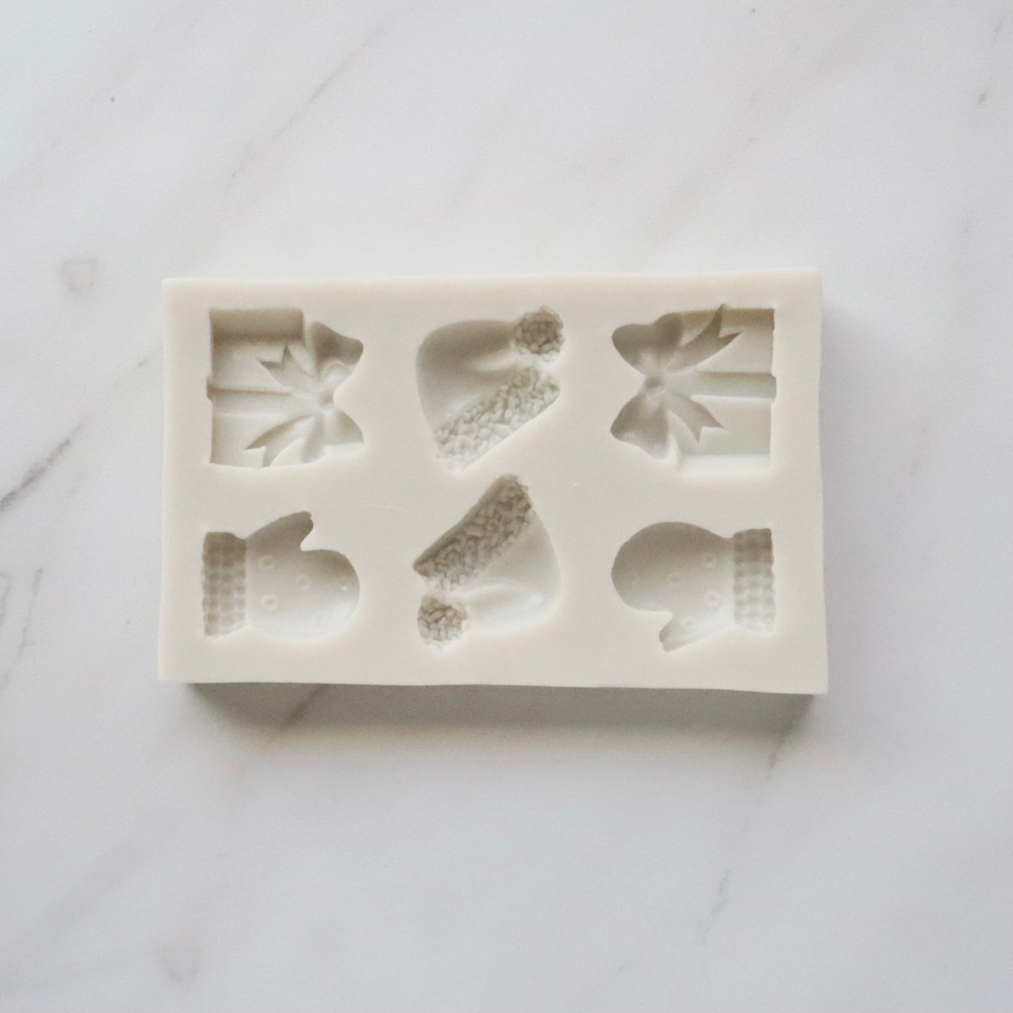 CHRISTMAS DECOR MOLD (SANTA HAT, PRESENT, MITTEN)
