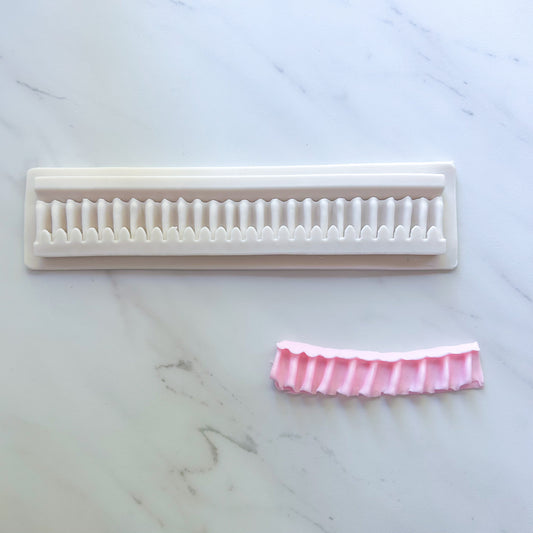 RUFFLE BORDER MOLD